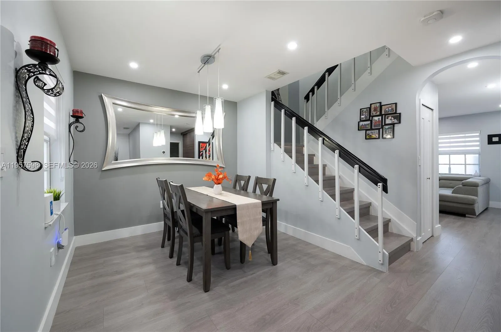 15863 SW 71st St, Miami FL 33193