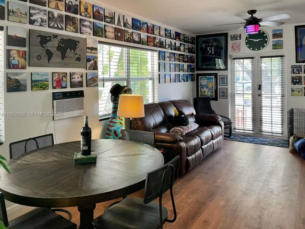 2463 Pine Tree Dr # 4, Miami Beach FL 33140