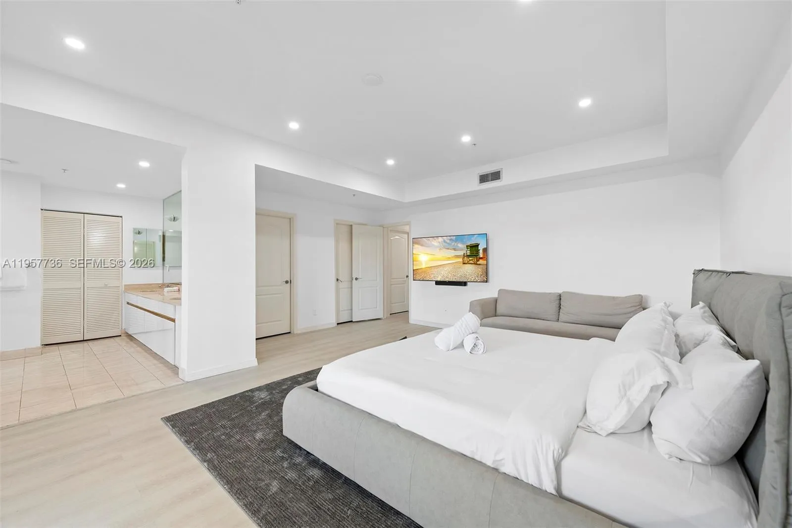 3 bedroom 3 bath for sale at 1415 Sunset Harbour Dr # 204, Miami Beach FL 33139