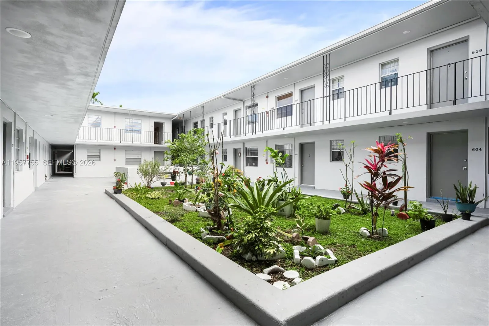 10375-35-55 SW 40th St # 0, Miami FL 33165