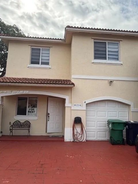 4 bedroom 3 bath for sale at 16204 SW 60th Ter, Miami FL 33193