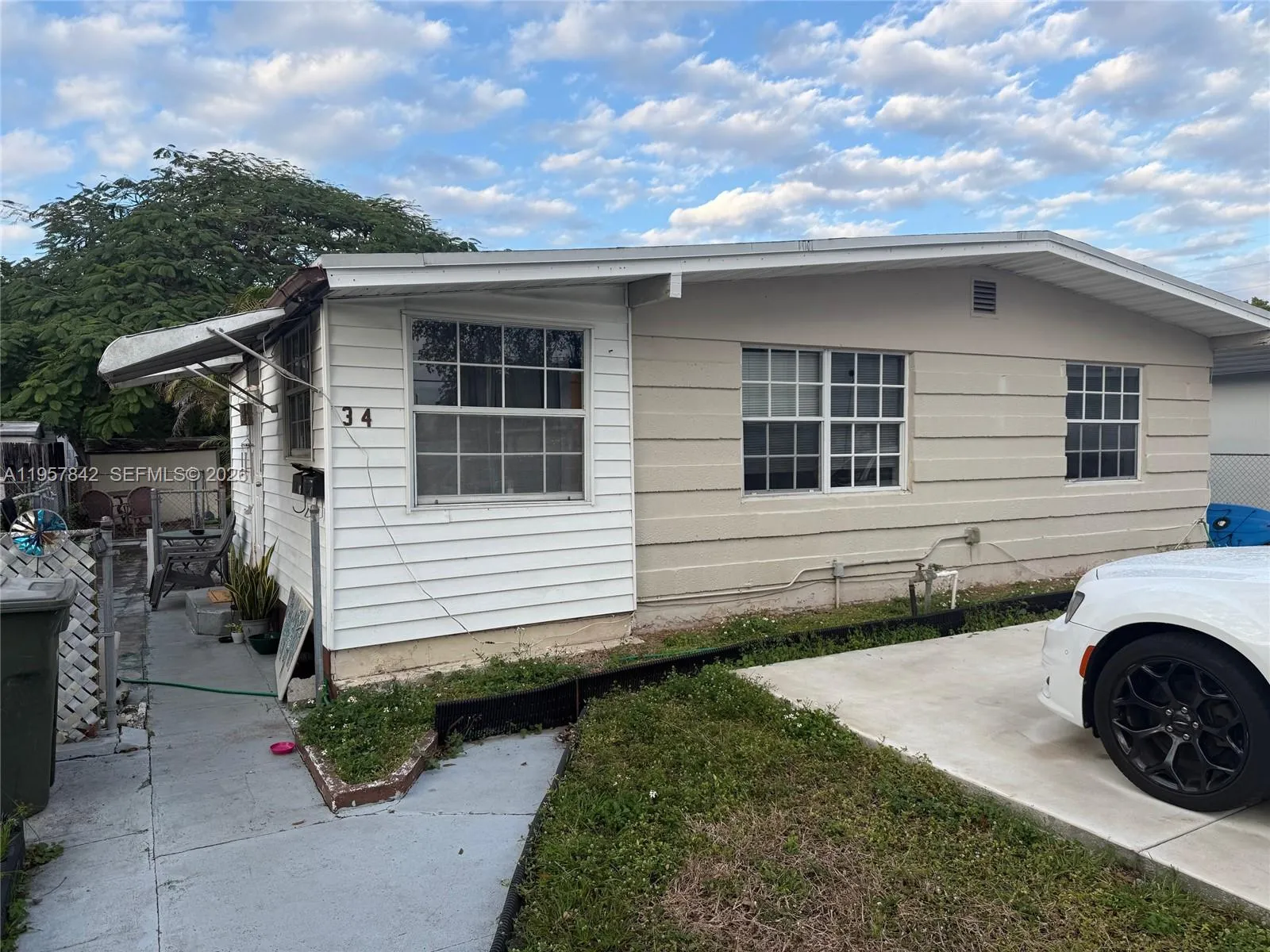 34 SW 5th St # 2, Hallandale Beach FL 33009