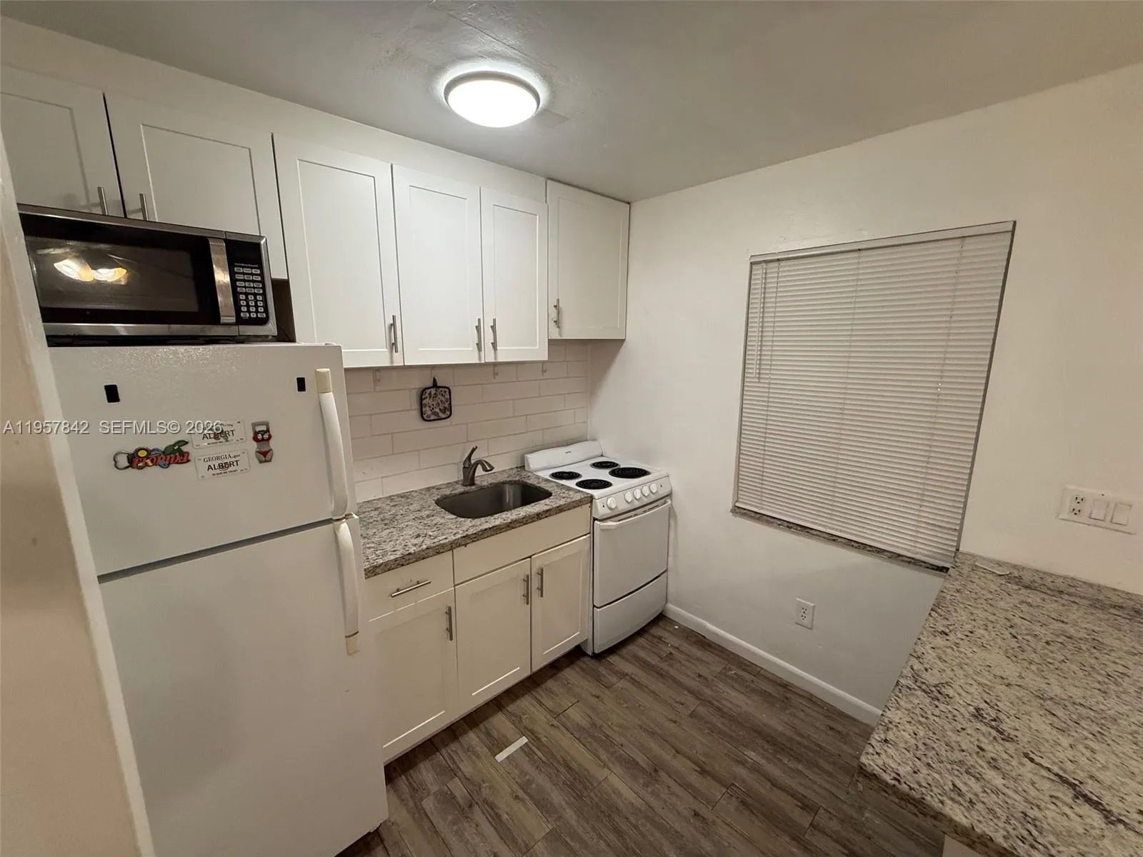 34 SW 5th St # 2, Hallandale Beach FL 33009