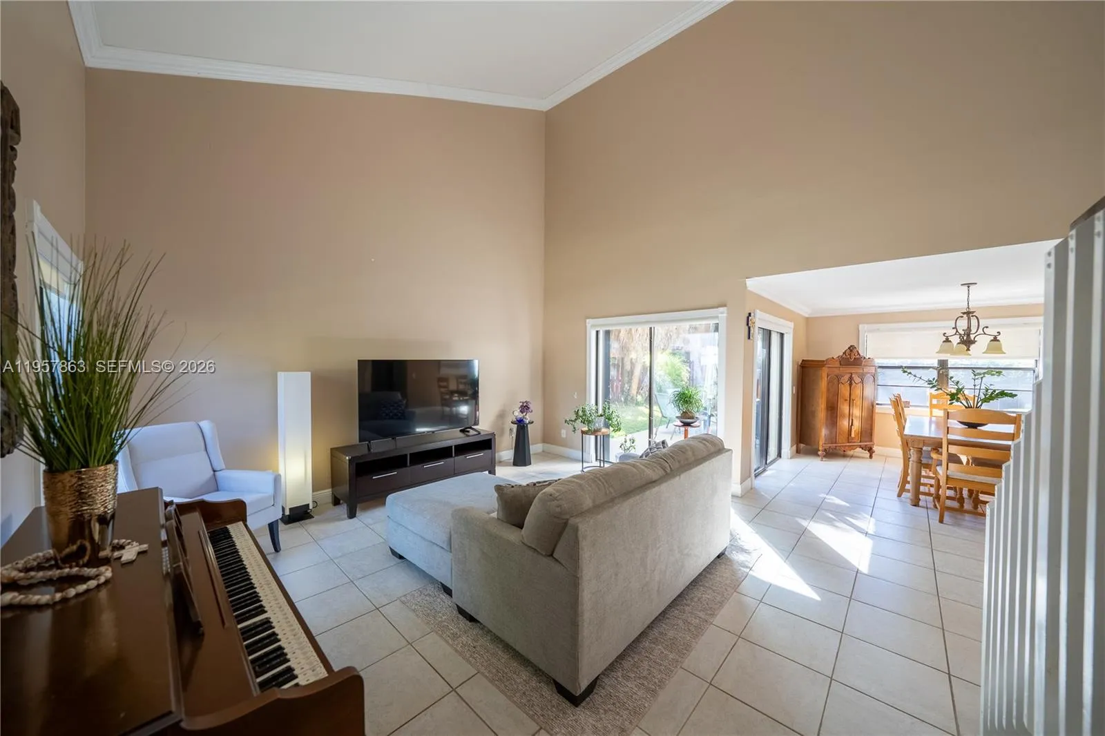 15552 SW 48th St, Miami FL 33185