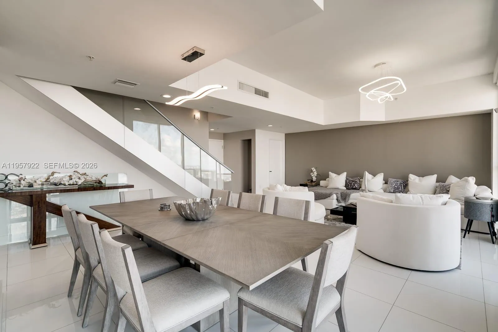 3 bedroom 5 bath for sale at 253 NE 2nd St # 4904, Miami FL 33132