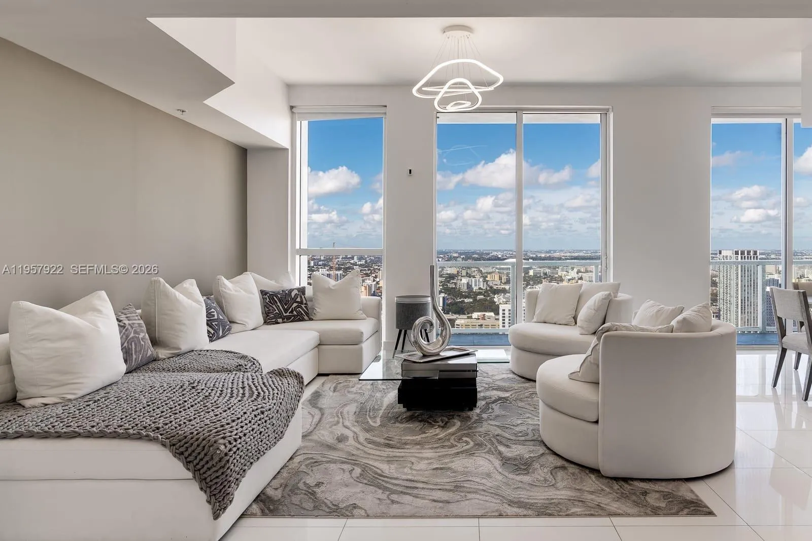 253 NE 2nd St # 4904, Miami FL 33132