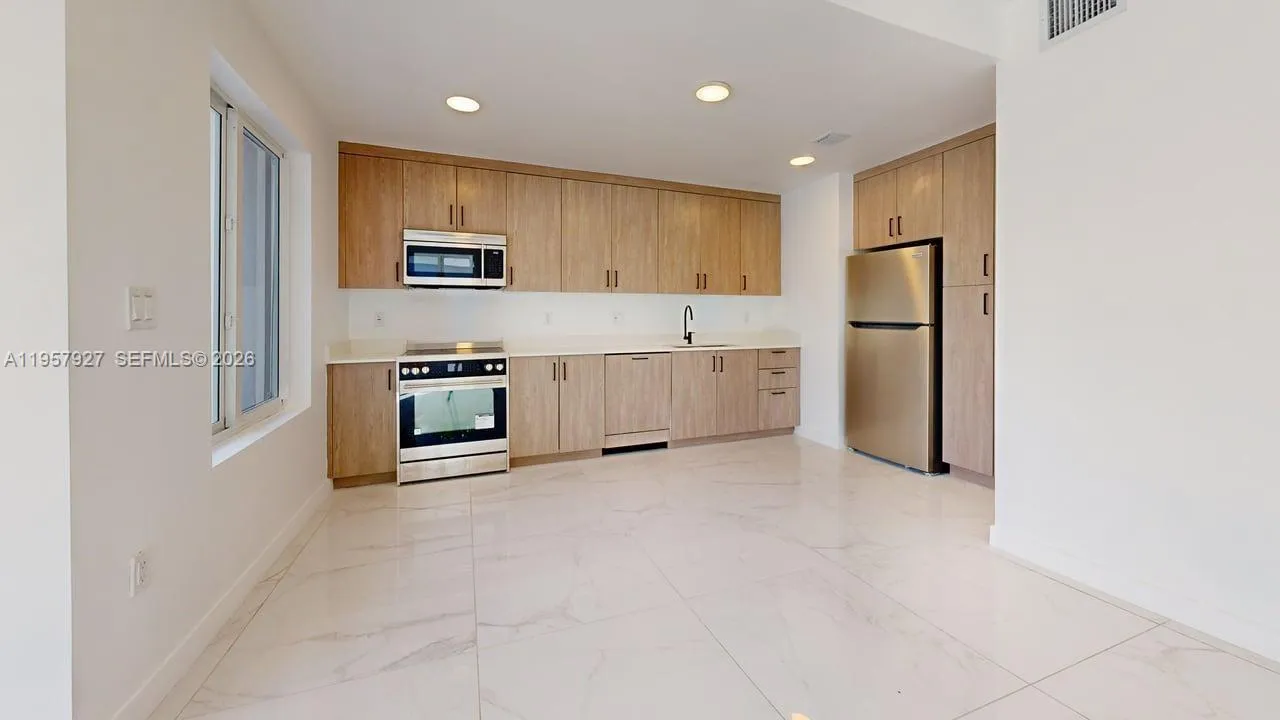 13828 SW 262nd St, Homestead FL 33032