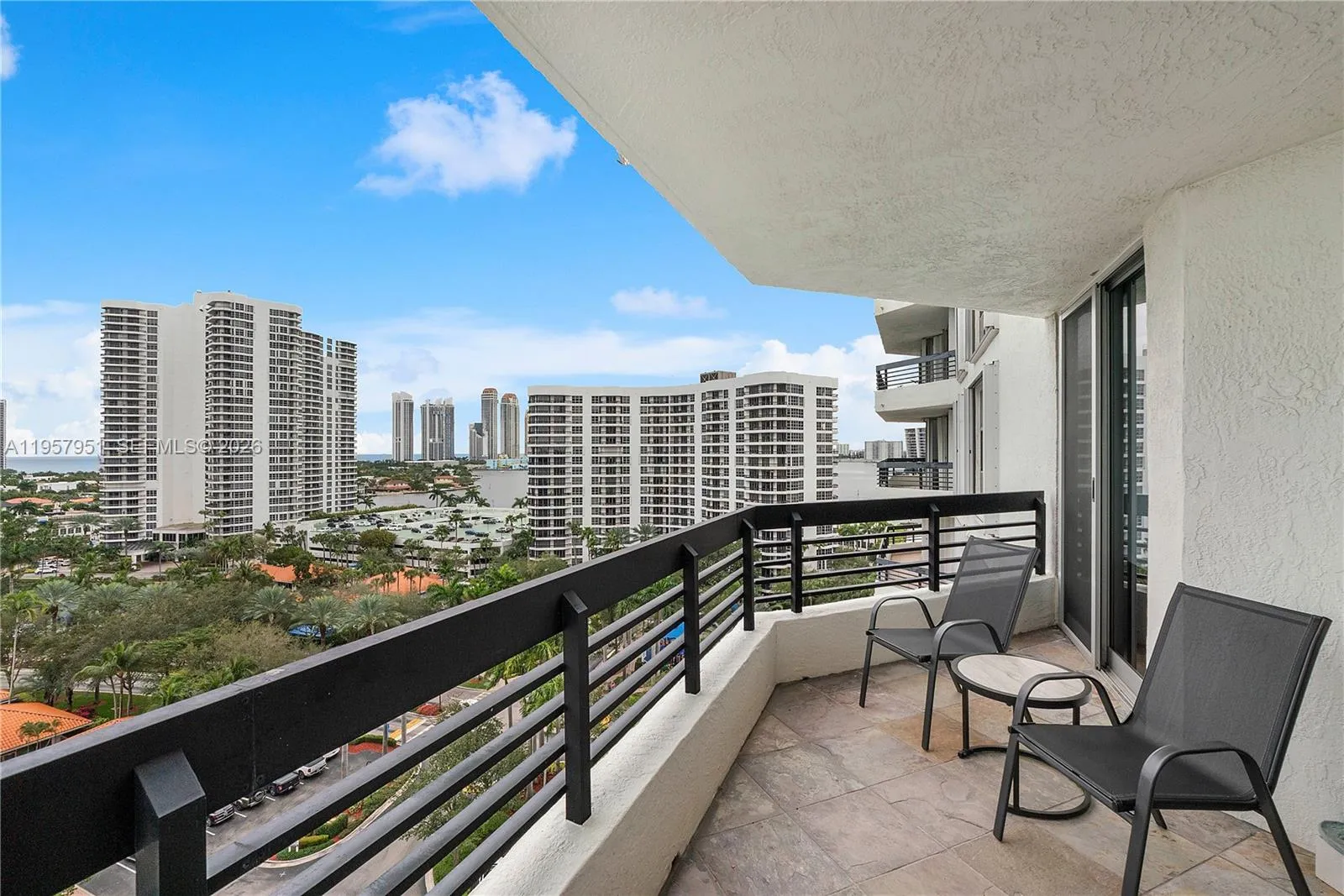 3500 Mystic Pointe Dr # 1407, Aventura FL 33180