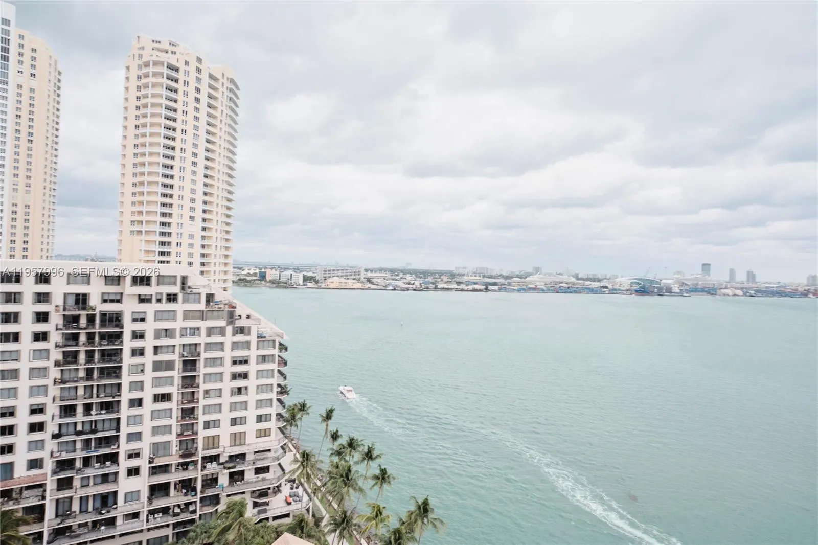 520 Brickell Key Dr # A1904, Miami FL 33131
