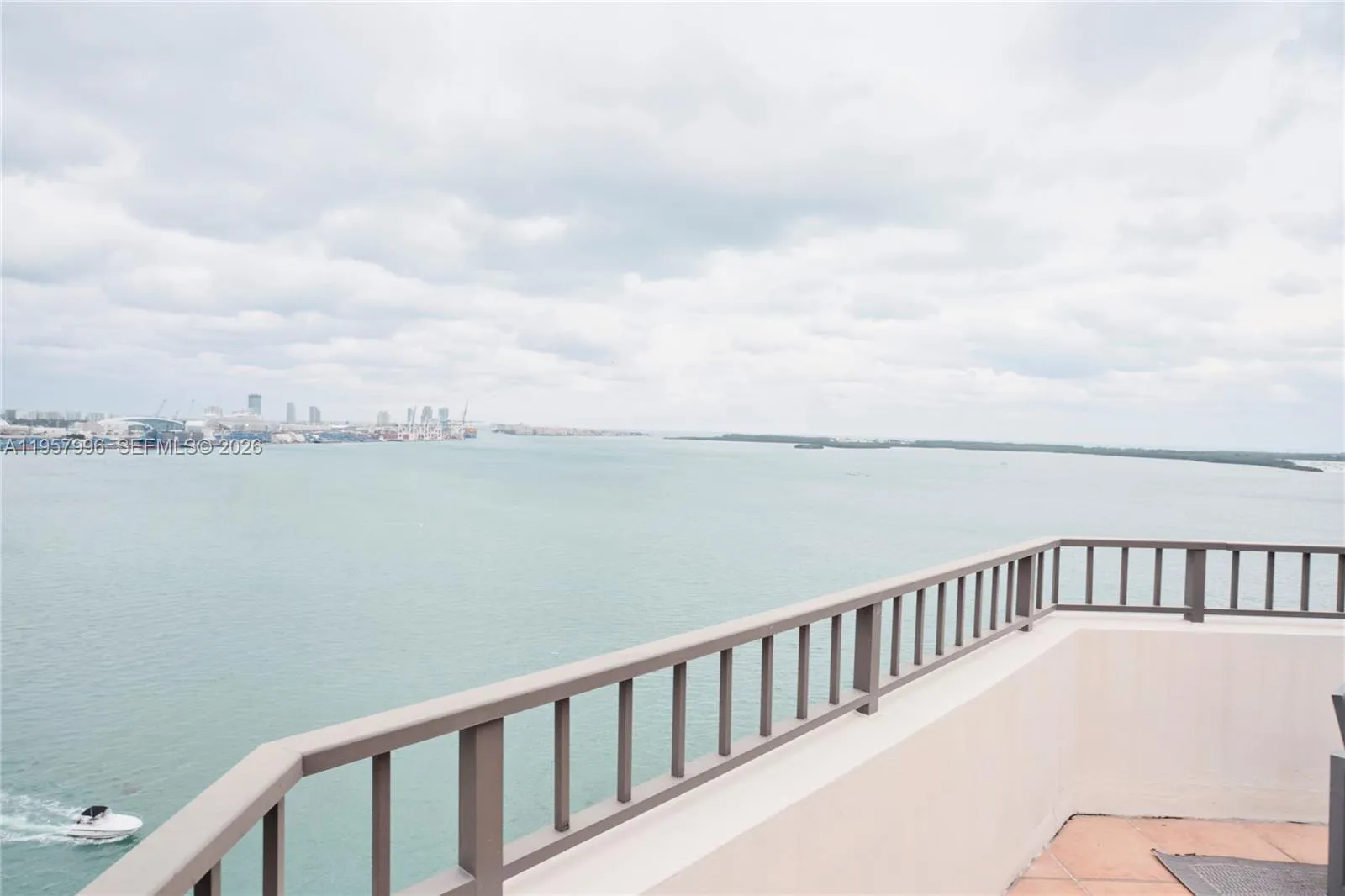 520 Brickell Key Dr # A1904, Miami FL 33131