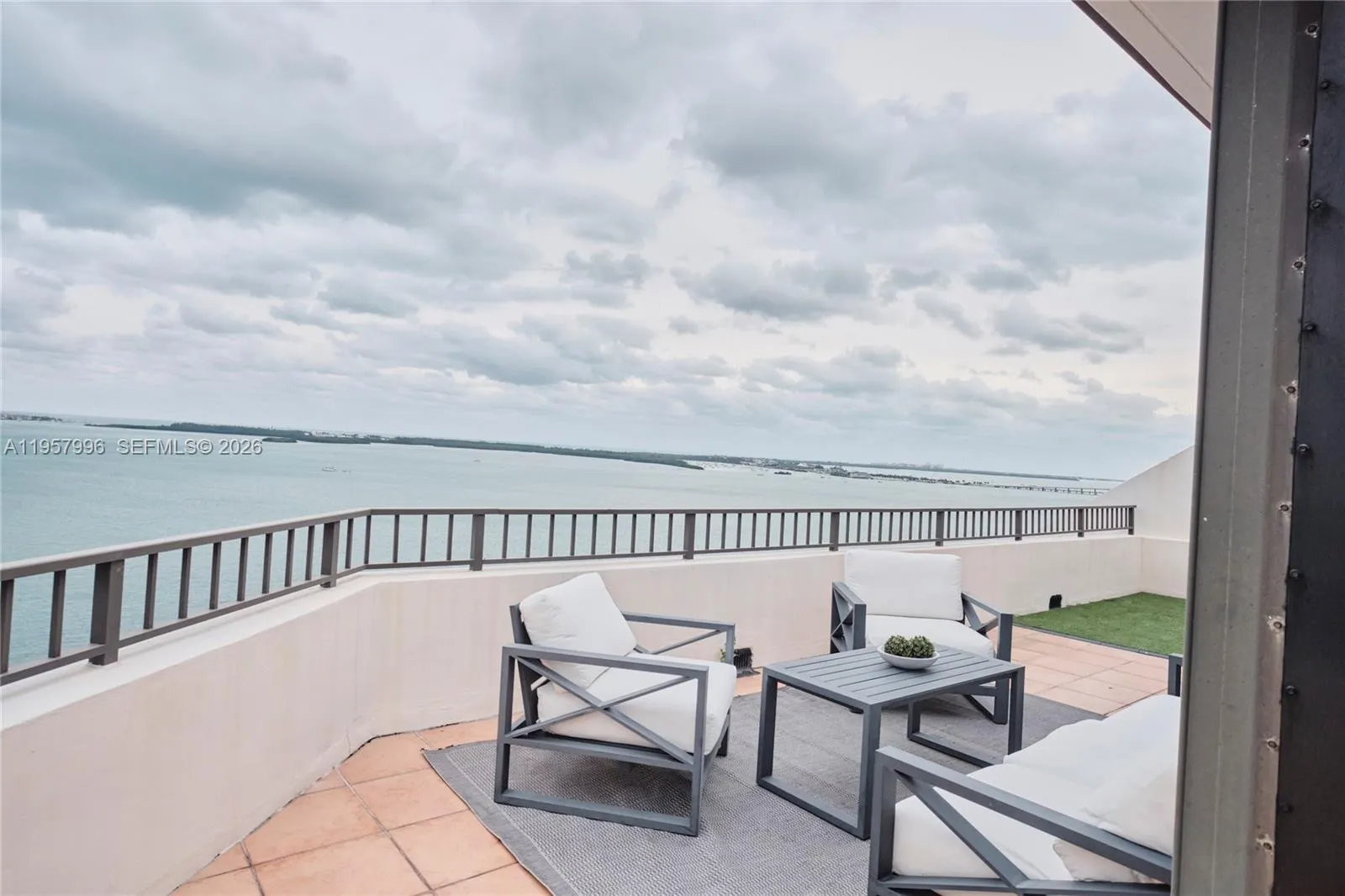 520 Brickell Key Dr # A1904, Miami FL 33131