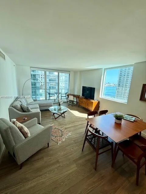 55 SE 6th St # 1807, Miami FL 33131