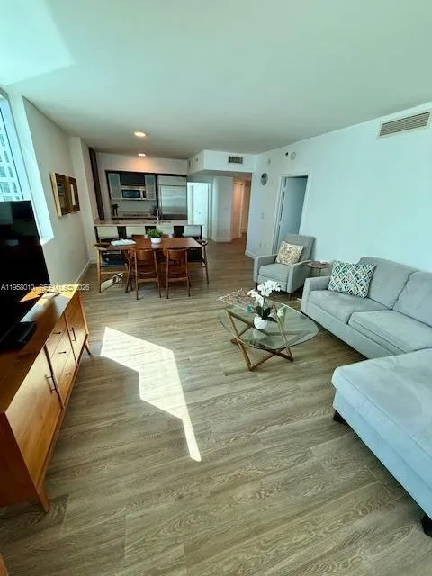 55 SE 6th St # 1807, Miami FL 33131