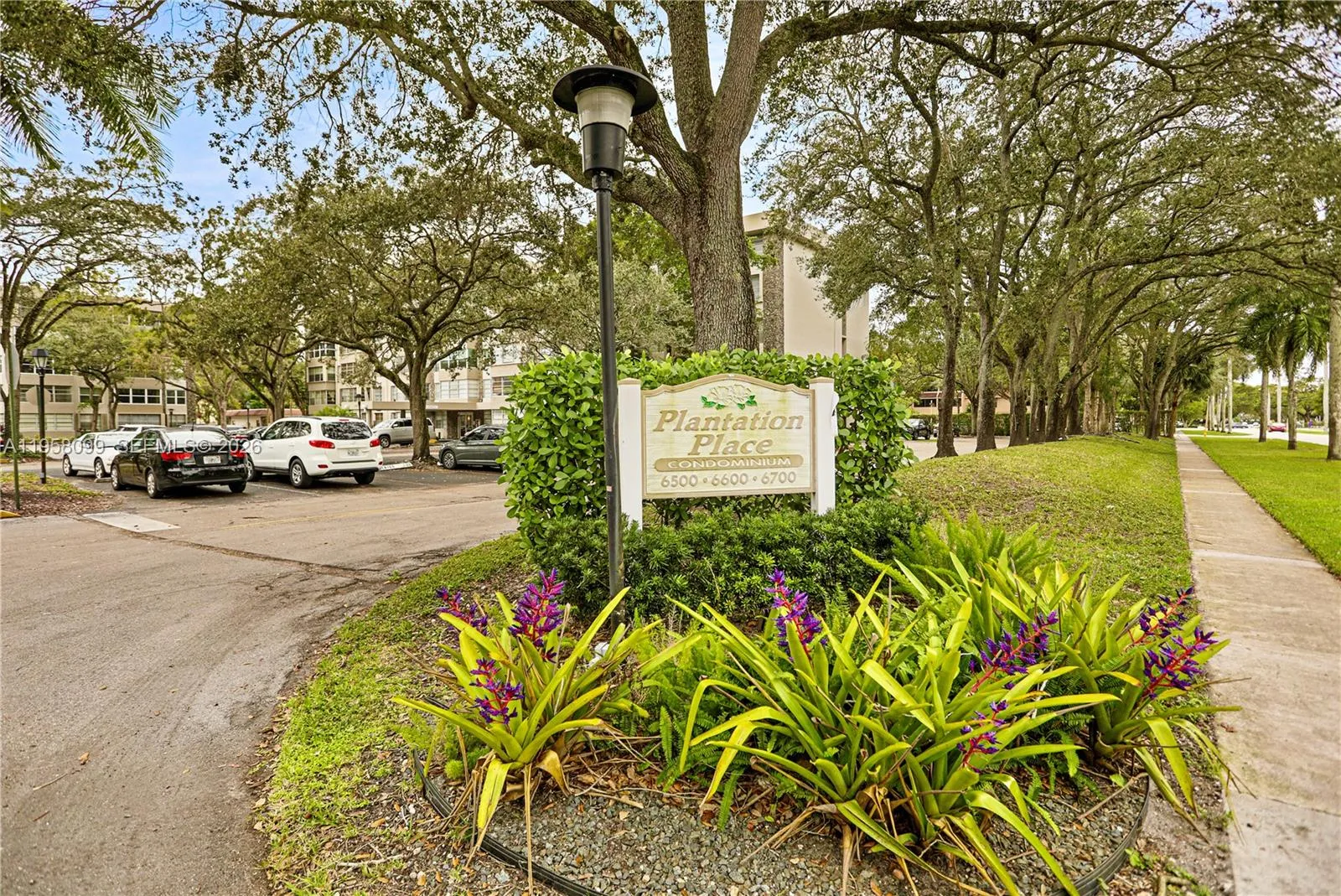 2 bedroom 2 bath for sale at 6600 Cypress Rd # 105, Plantation FL 33317