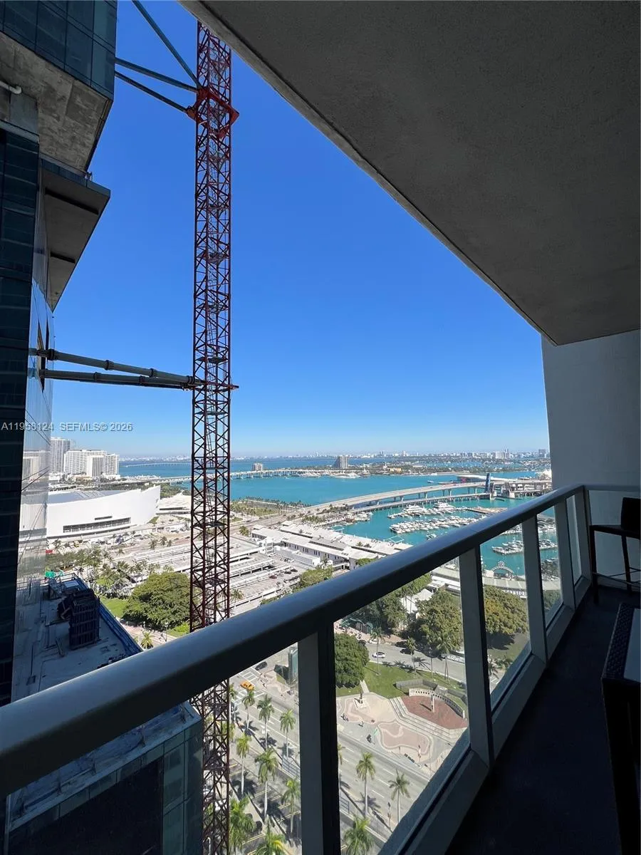 1 bedroom 1 bath for sale at 244 Biscayne Blvd # 2604, Miami FL 33132