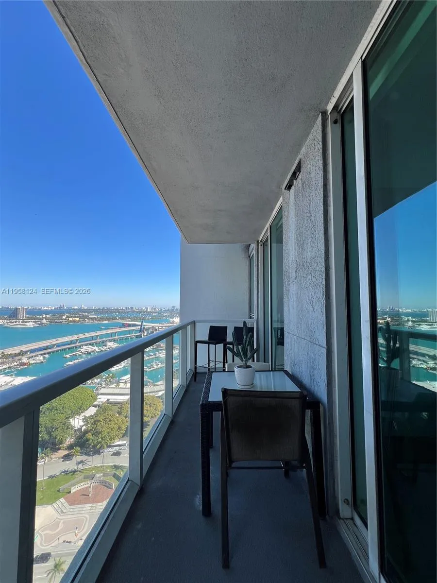 244 Biscayne Blvd # 2604, Miami FL 33132