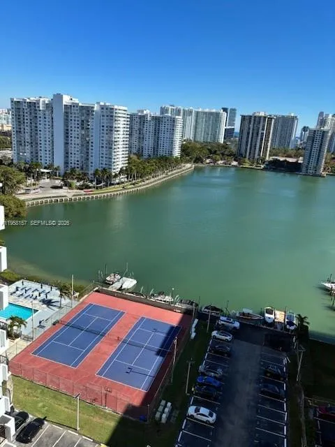 2 bedroom 2 bath for sale at 2750 NE 183rd St # 1902, Aventura FL 33160