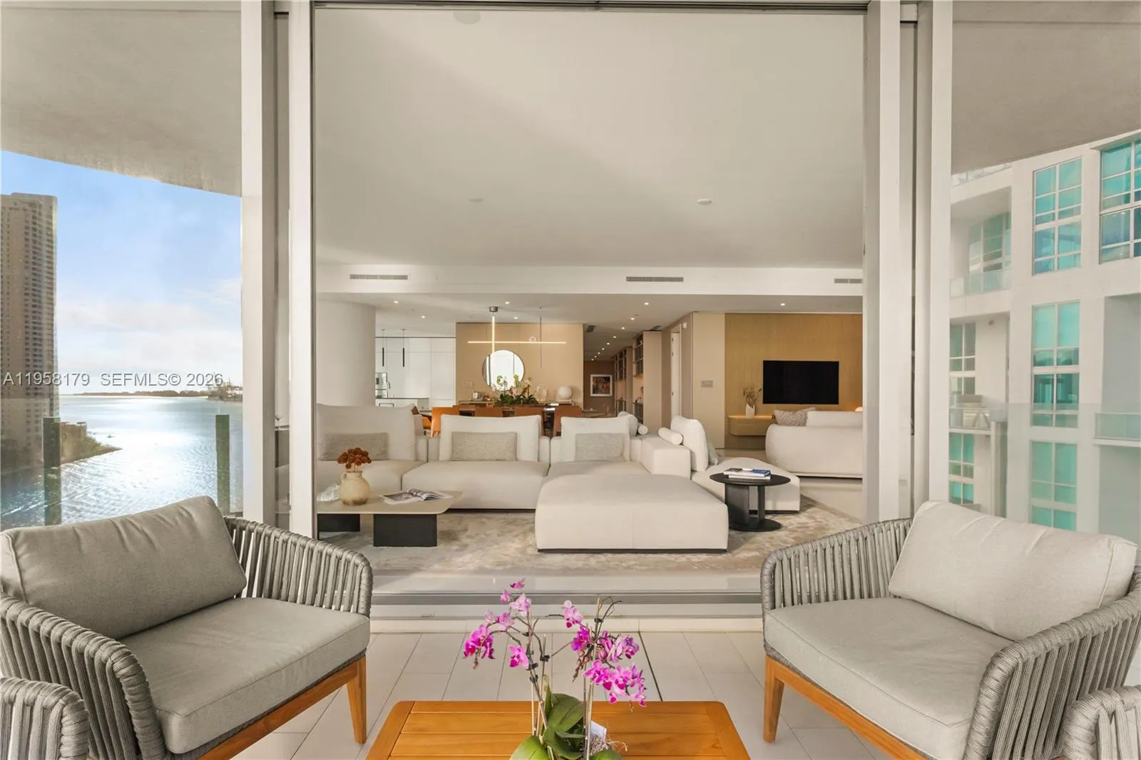 300 Biscayne Boulevard Way, Miami FL 33131