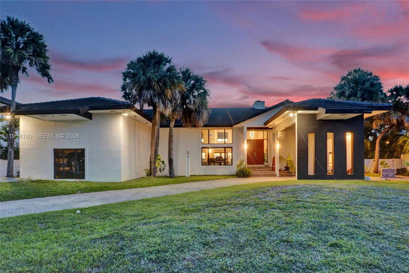 6 bedroom 4 bath for sale at 13724 SW 92nd Ct, Miami FL 33176