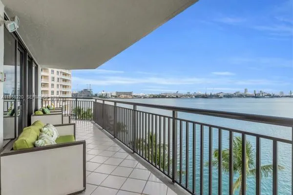 2 bedroom 2 bath for sale at 540 Brickell Key Dr # 832, Miami FL 33131