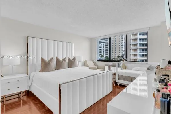 540 Brickell Key Dr # 832, Miami FL 33131