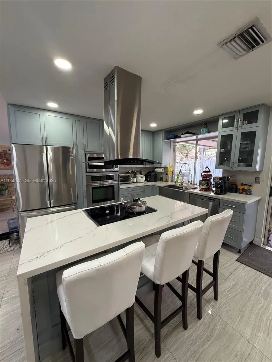 18237 NW 61st Pl, Hialeah FL 33015