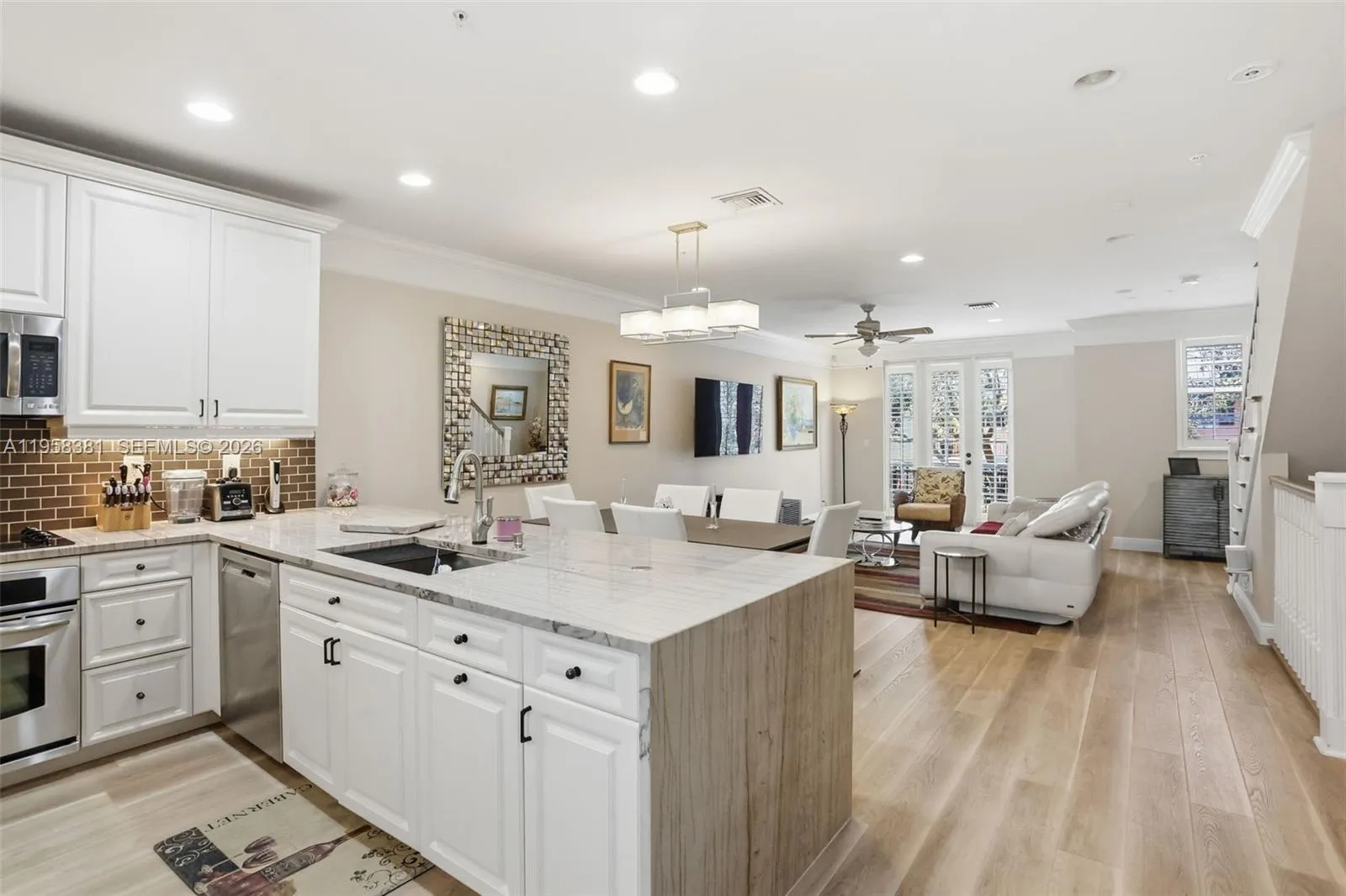 1049 W Heritage Club Cir, Delray Beach FL 33483