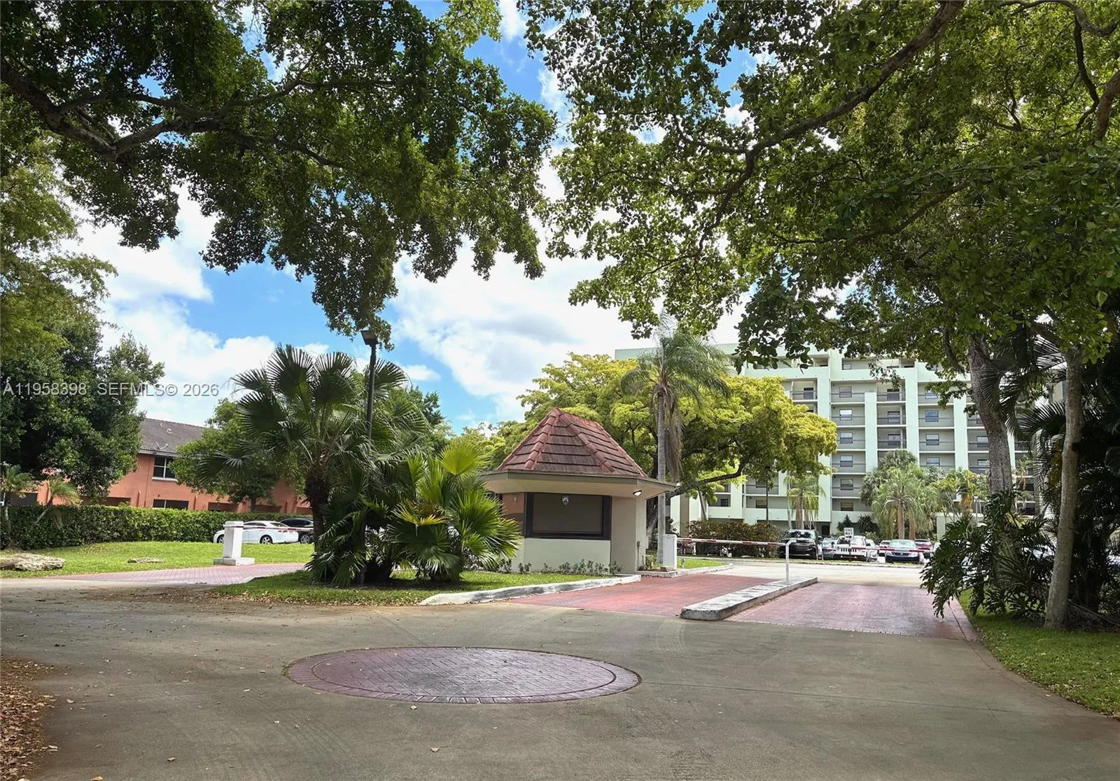 7050 NW 44th St # 708, Lauderhill FL 33319