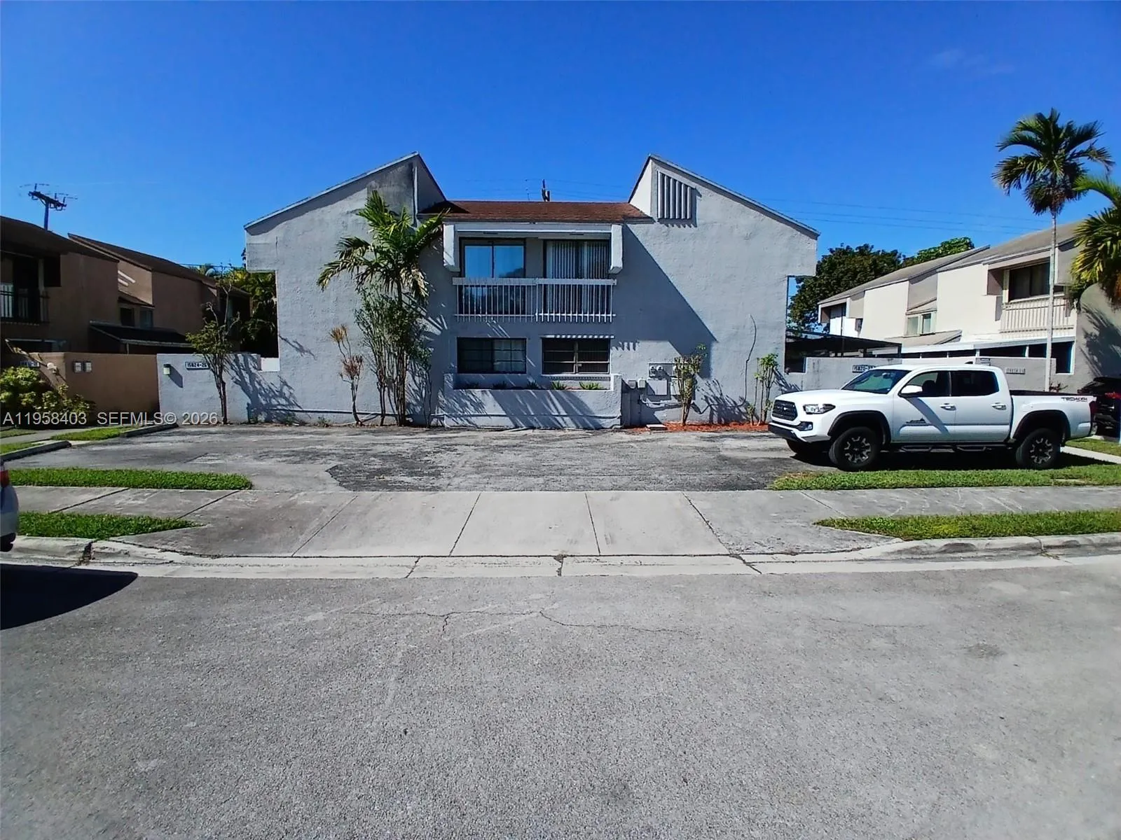 2 bedroom 1 bath for sale at 15820 SW 91st Ct # C, Palmetto Bay FL 33157