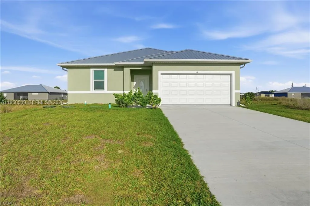 3 bedroom 2 bath Residential for sale at 518 braelyn st, La Belle FL 33935