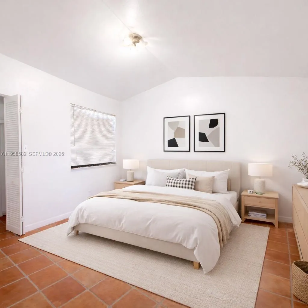 1045 NW 126th Pl, Miami FL 33182