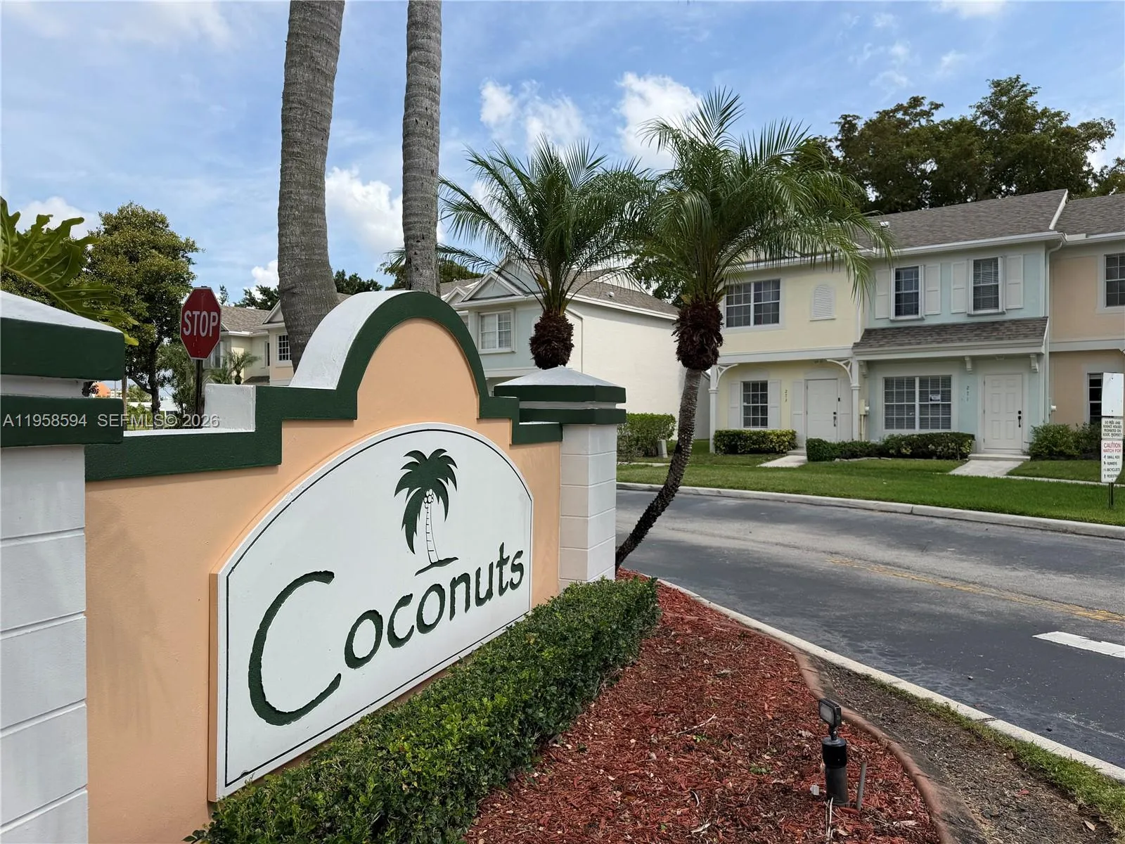 2 bedroom 2 bath for sale at 271 Duval Ct, Weston FL 33326