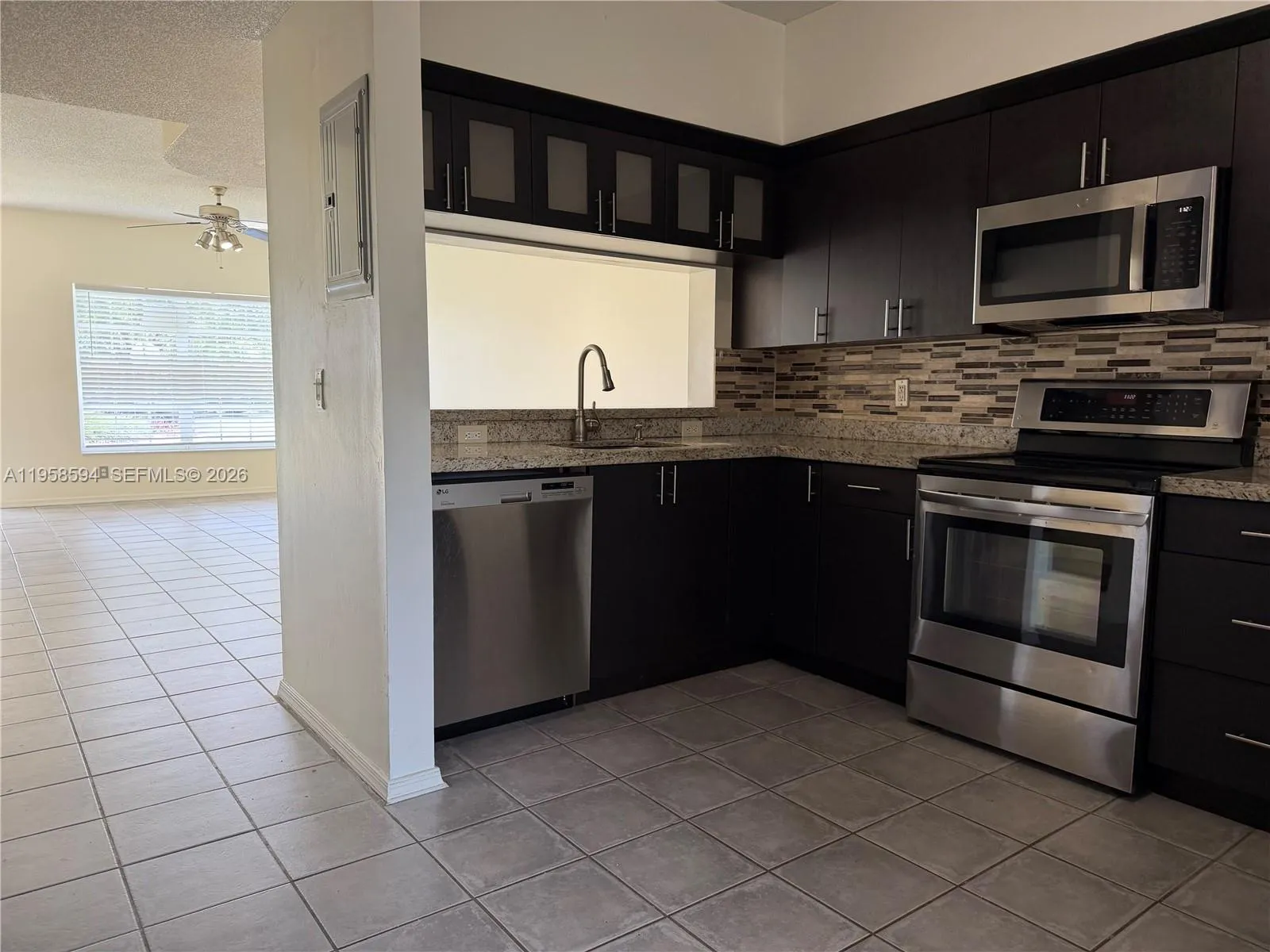 271 Duval Ct, Weston FL 33326