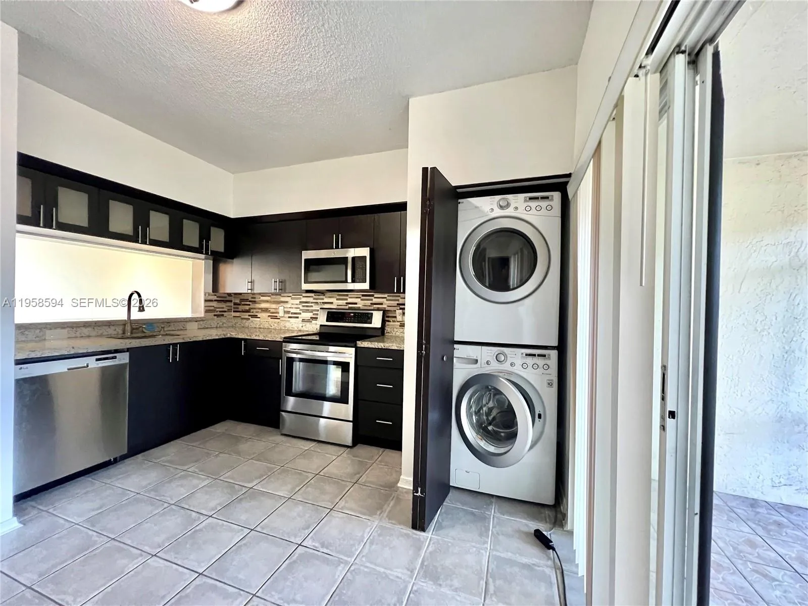 271 Duval Ct, Weston FL 33326