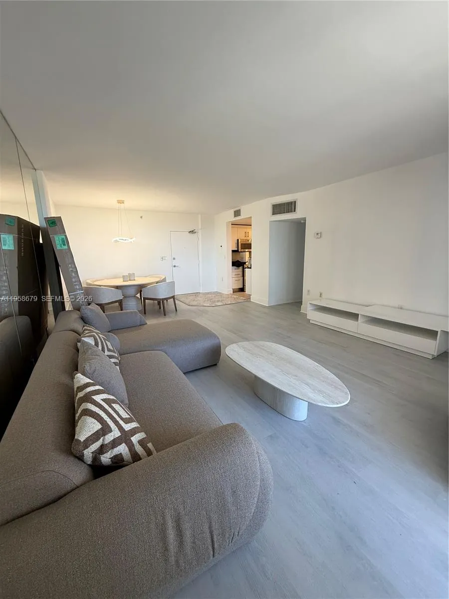 10275 Collins Ave # 420, Bal Harbour FL 33154