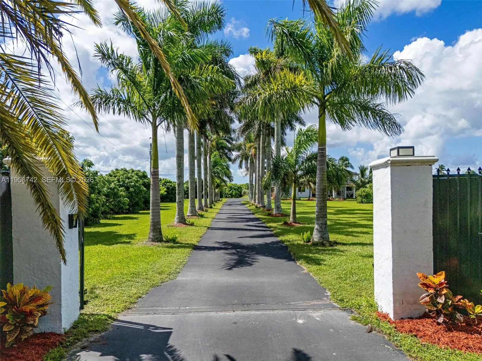 20520 SW 190th St, Miami FL 33187