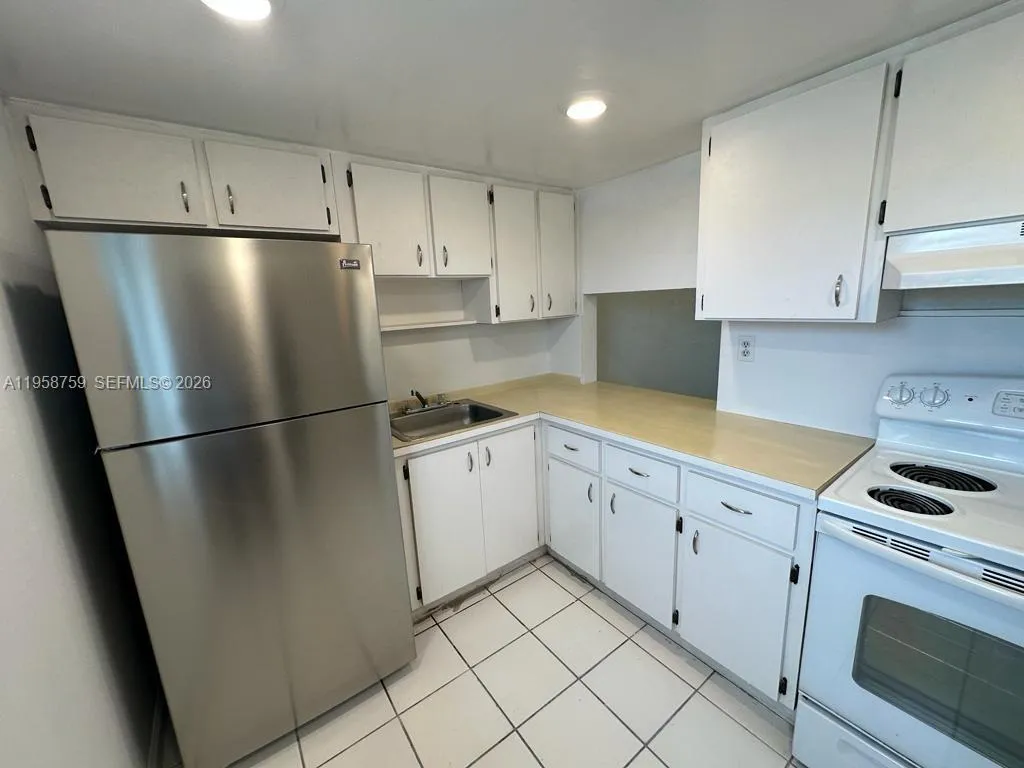 505 NW 177th St # 111, Miami Gardens FL 33169