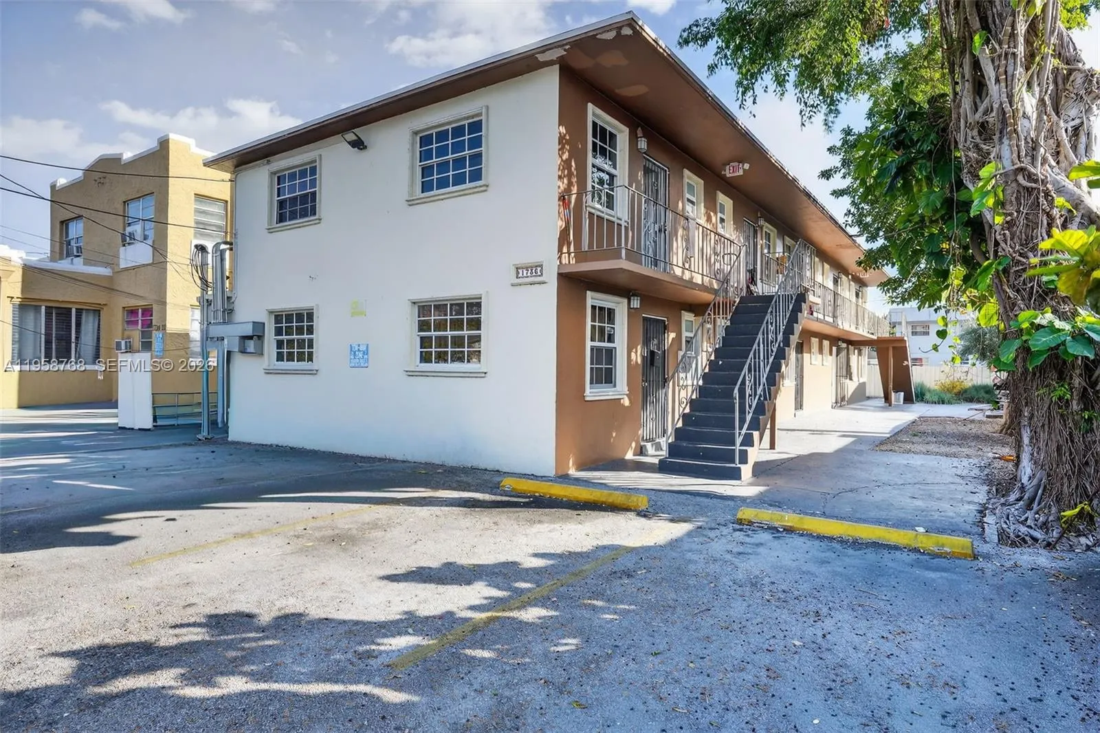 1736 NW 19th St, Miami FL 33125