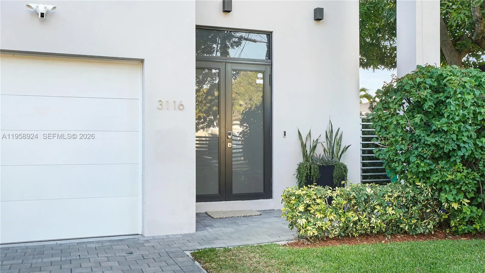 4 bedroom 4 bath for sale at 3116 Carter St, Miami FL 33133