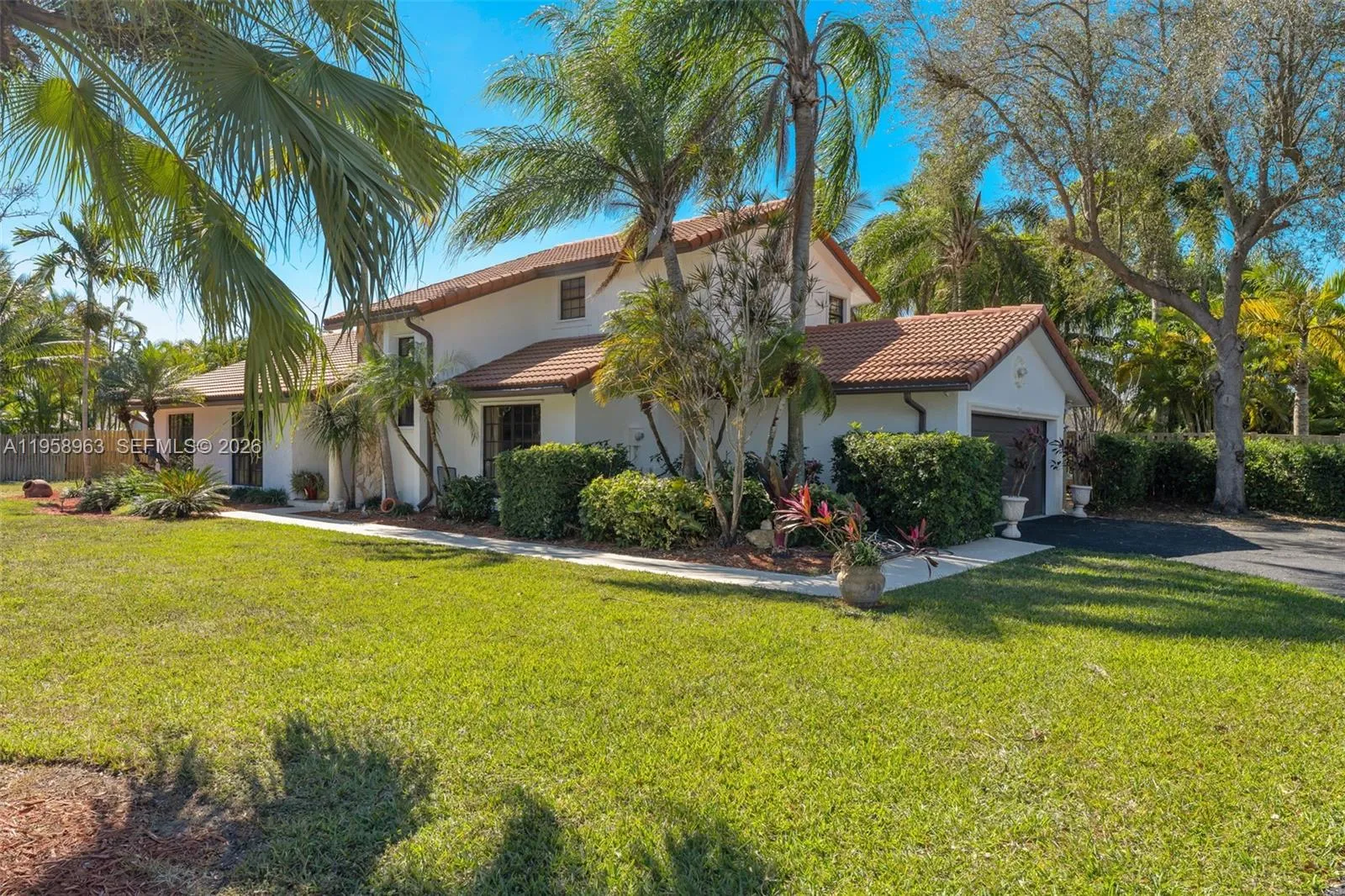 16564 SW 153 ct, Miami FL 33187