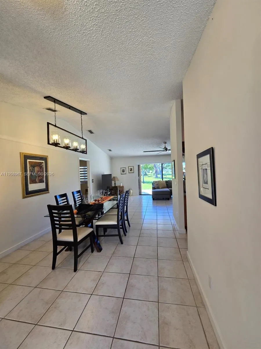 5 Rogart Cir, Boynton Beach FL 33426