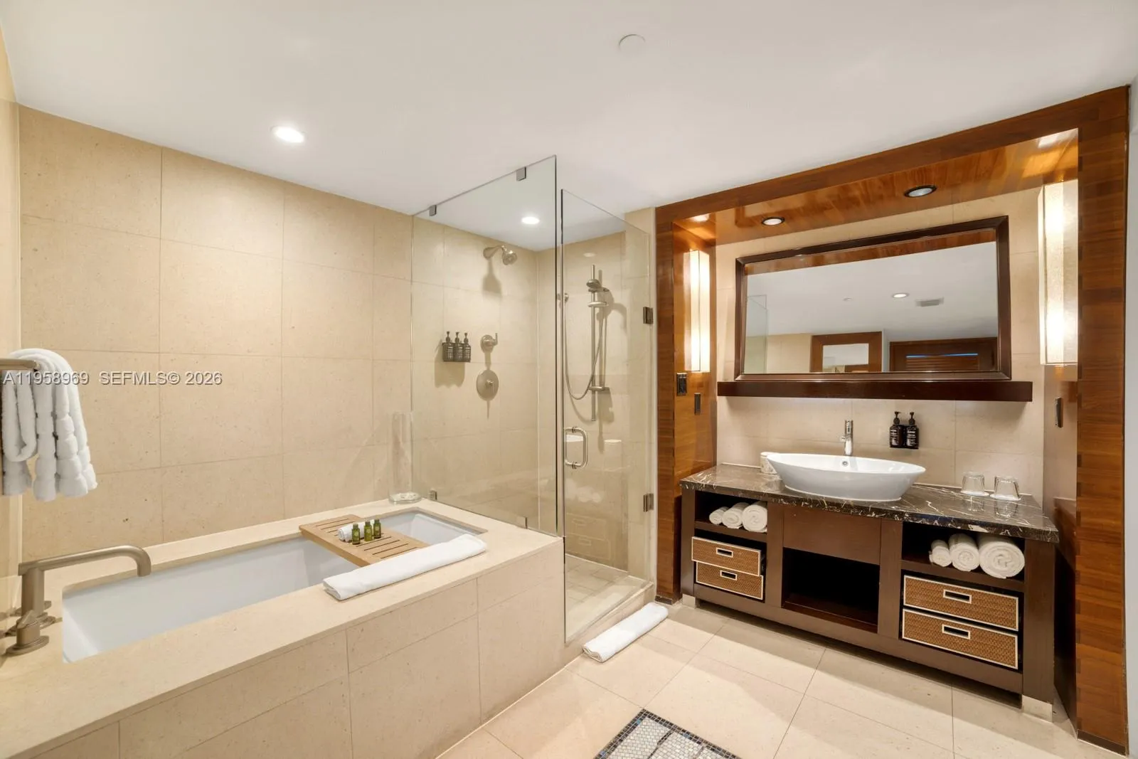 6801 Collins Ave # 714, Miami Beach FL 33141