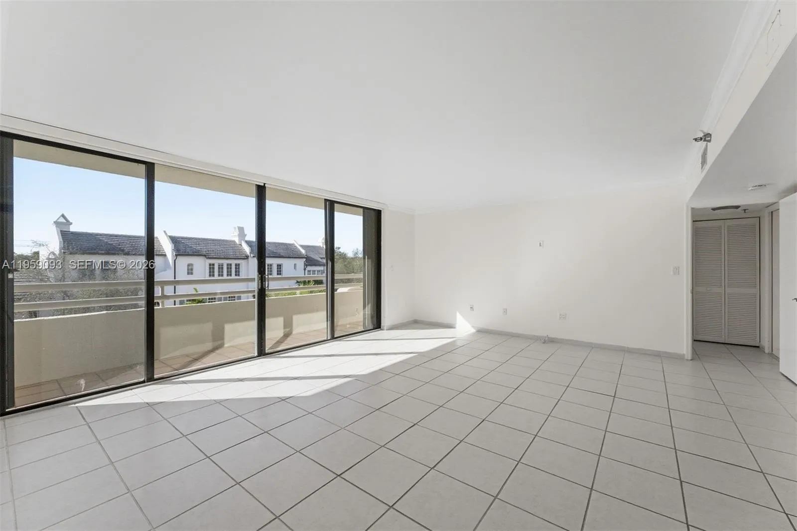 2 bedroom 2 bath for sale at 441 Valencia Ave # 302, Coral Gables FL 33134