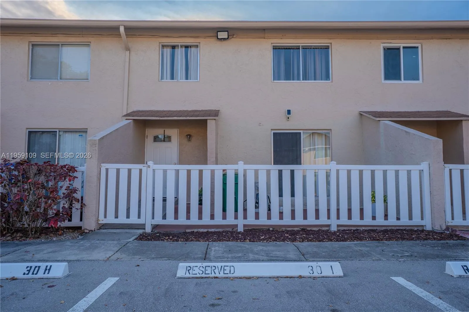 1527 NW 80th Ave # I, Margate FL 33063