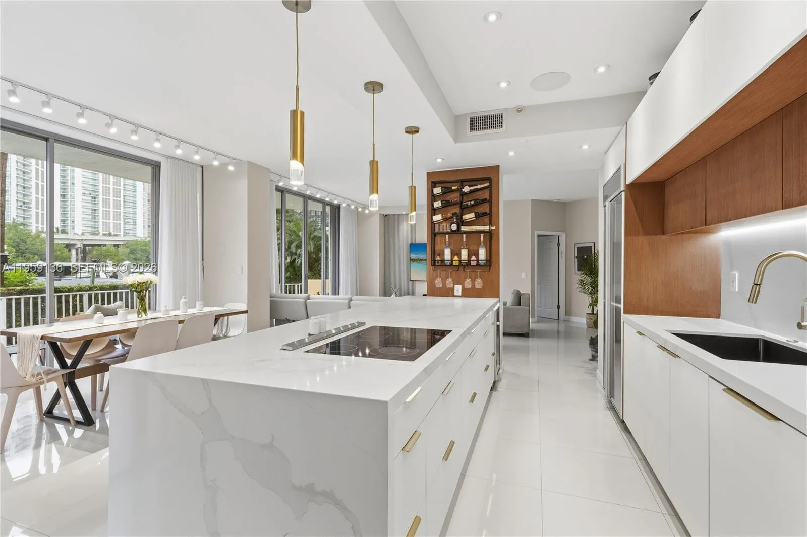 2 bedroom 2 bath for sale at 3500 Mystic Pointe Dr # 104, Aventura FL 33180