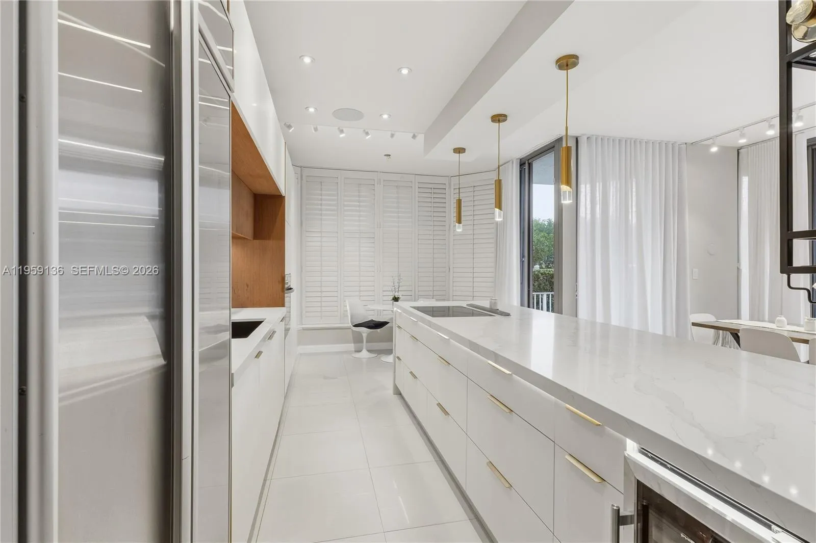 3500 Mystic Pointe Dr # 104, Aventura FL 33180