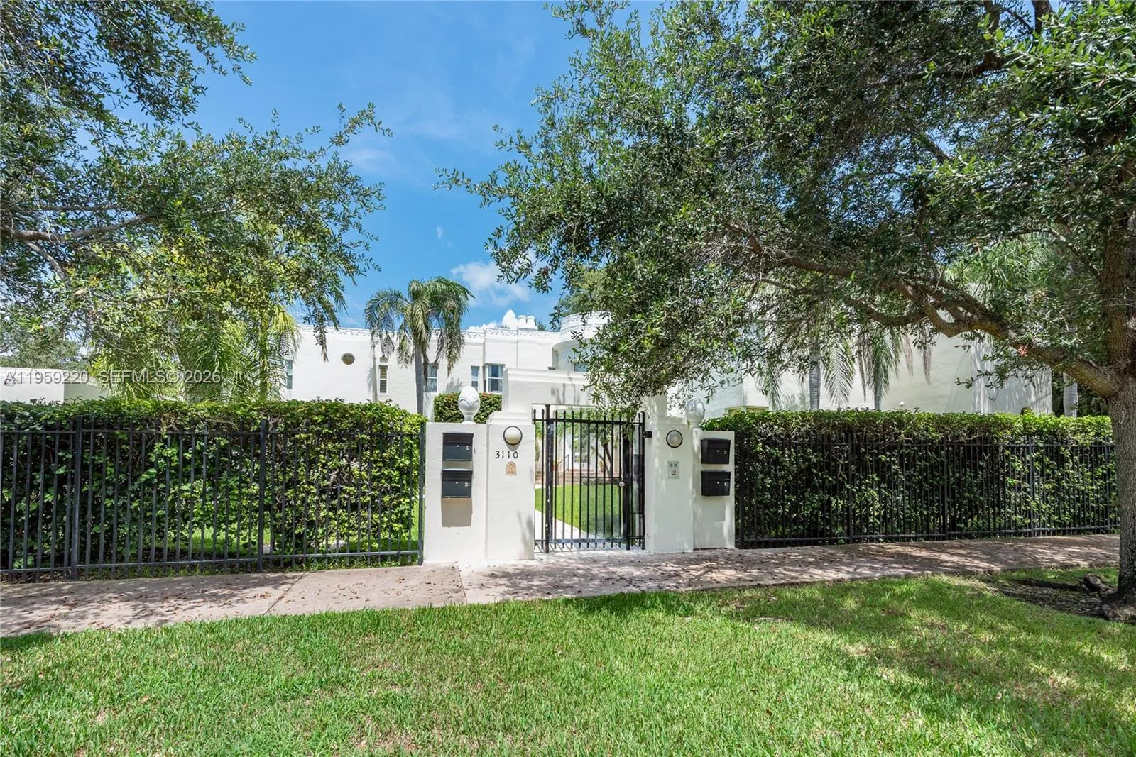 3 bedroom 2 bath for sale at 602 Malaga Ave # B, Coral Gables FL 33134