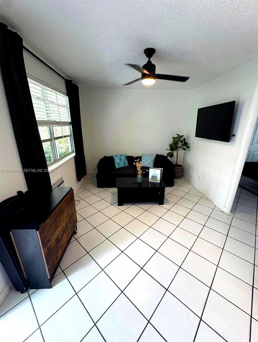 3210 Canal Dr # 7, Pompano Beach FL 33062