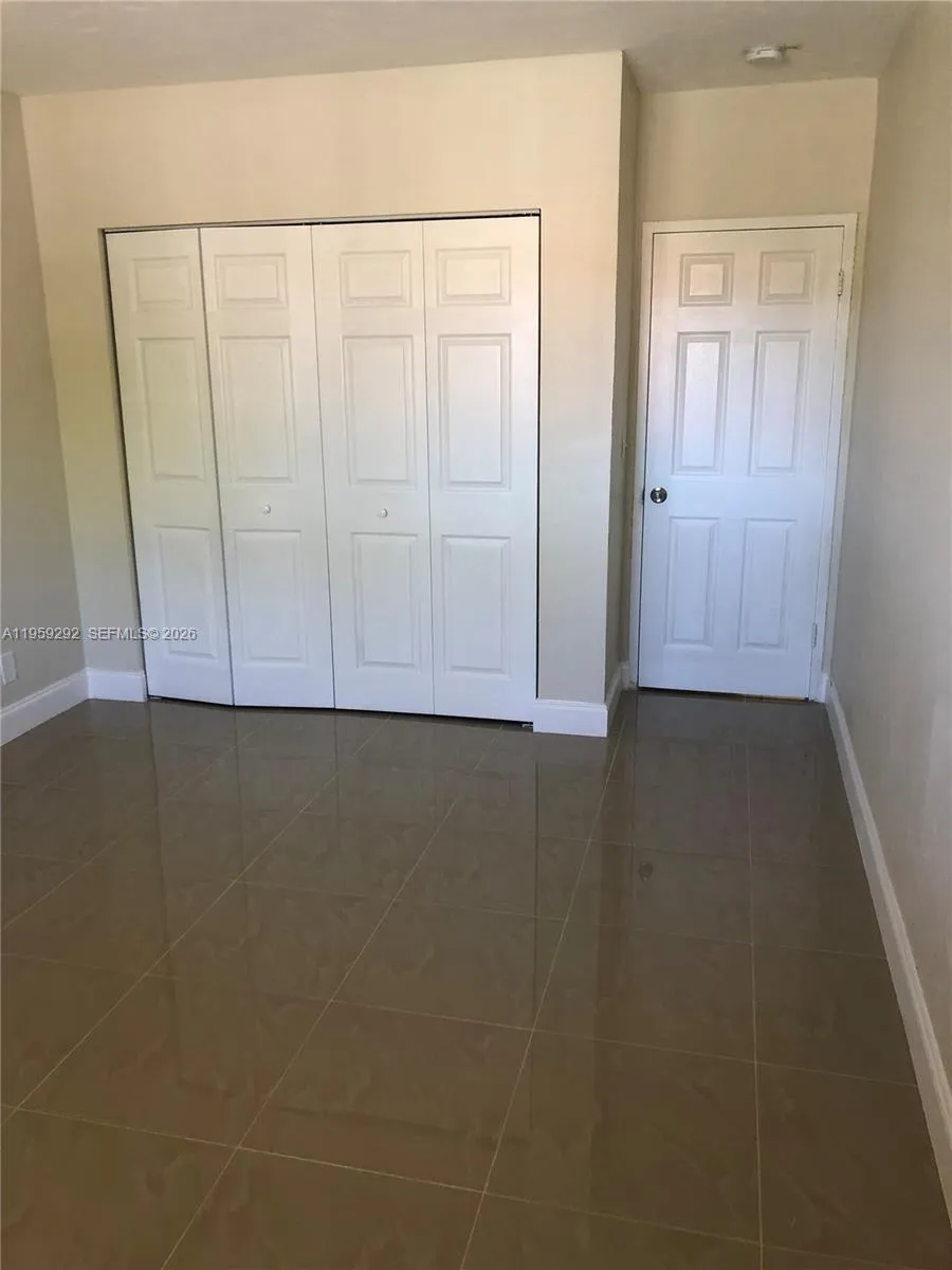 600 Layne Blvd # 208, Hallandale Beach FL 33009