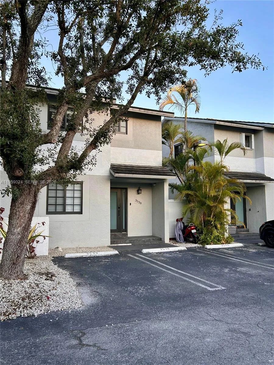 3538 SW 17th St # 1B, Miami FL 33145